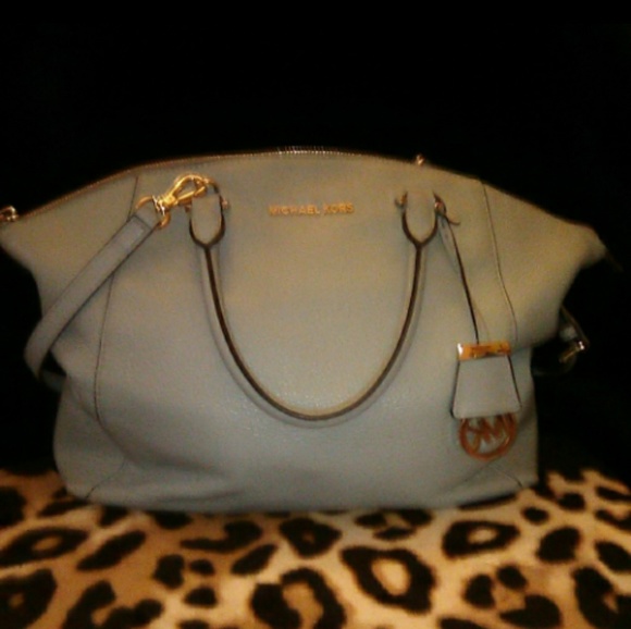 Michael Kors Large Riley Purse - Picture 7 of 8